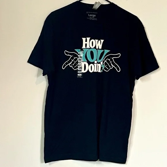 NEW Unisex Friends Joey ‘How You Doin' Black Tee - Size: Large - Picture 1 of 5